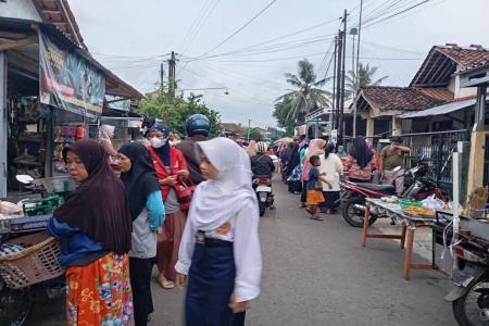 PASAR KAMPUNG JANDA ( JAJANAN SERB