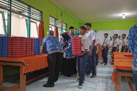 LAUNCHING  PROGRAM MAKAN BERGIZI G