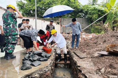 BUPATI BANYUMAS SADEWO LAKUKAN PEL