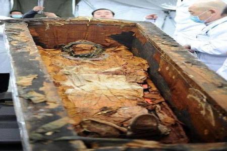 Misteri Peti Mati 1500 Tahun dari Dina