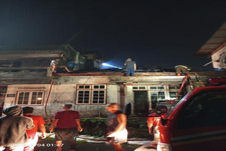 DUA RUMAH LUDES TERBAKAR DI BUMIRO