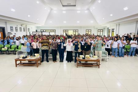Tenaga Migran Dibekali Literasi dan Inklusi Keuangan oleh OJK dan Pega