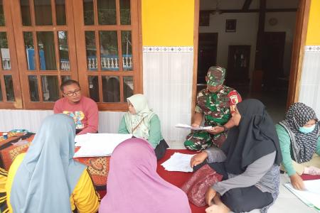 Babinsa Panggungasri Dampingi Kegiatan Posyandu Wujud Kepedulian Terha