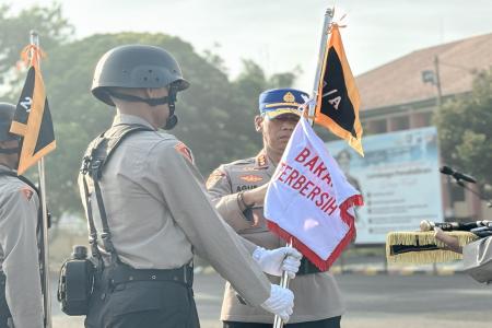 Jumbai Kebersihan Barak Upaya SPN Polda Jatim Tanamkan Disiplin dan Ta