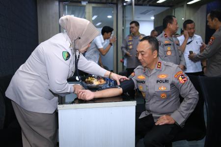 Humas Polri Gelar Donor Darah Serentak