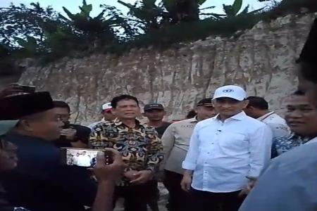 Wagub Banten Tinjau Tambang Pasir di Pagintungan Warga Desak Penutupan