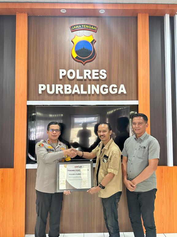Polres Purbalingga Terima Penghargaan dari Komunitas Seni Purbalingga