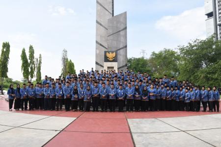 Sambut HUT Korpri ke54 ASN Polda Jatim Ziarah ke TMP