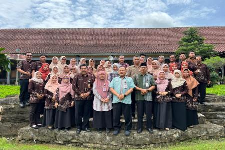 SMPN 1 REMBANG RAIH JUARA 1 LOMBA 