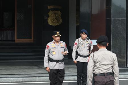 Kapolda Jatim Pimpin Apel Satg